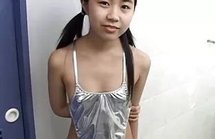 XXX Raskoryachishsya chơi tập thể, và cô ta âm đạo