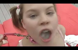 XXX Gầy cô gái châu Á giật gia đến bạn bè của mình