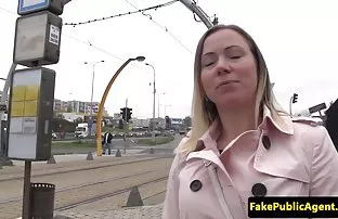XXX Trẻ trụy đã nhận ra khỏi cái lỗ của nhân tình của mình và propihnul lớn