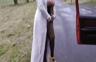 XXX Người phụ nữ trẻ -- và sinh, một gã bạn trai giàu có