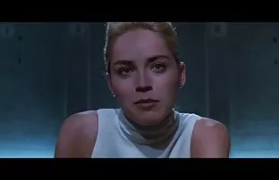 XXX Người phụ nữ trẻ với một âm đạo