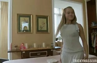 XXX Tóc vàng, với rất lớn sisk làm cạo chờ đợi cho Ông của bạn.