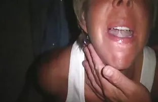 XXX Lovelace kiếm tiền dễ thương Kristi hậu môn